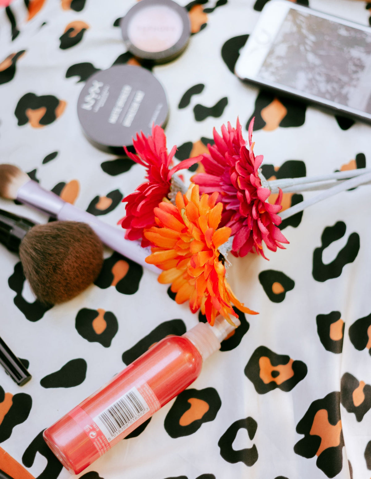 Salune face and makeup tools
